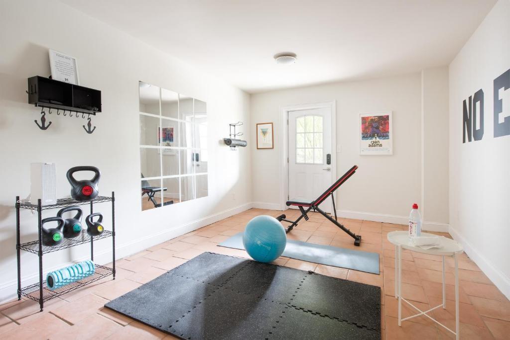 745 Kirkwood Avenue SE