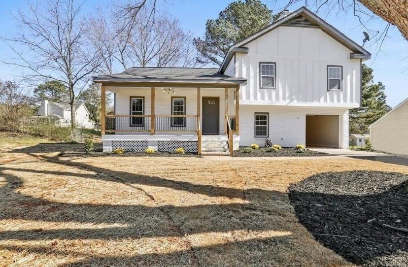 Fully renovated 4-bedroom, 2-bathroom home in Grayson, GA with no HOA! This spacious and beautifully updated home features an open floor plan, modern finishes, a large kitchen, and abundant natural light. Enjoy a huge backyard perfect for entertaining or relaxing, plus a cozy covered front porch. Nestled in a quiet neighborhood close to schools, shopping, dining, and parks, this home offers the perfect blend of comfort and convenience. Professionally managed by Origami Property Management for a seamless rental experience. Pets considered on a case-by-case basis. Available now—schedule your showing today!