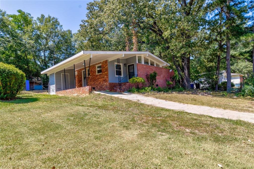 Welcome to 3308 Mustang Drive—a charming ranch in Columbus that’s perfect for homeowners, renters, or investors. This home features 3 bedrooms, 1.5 baths, new windows, HVAC, and water heater.
The only major improvement needed is a roof replacement—but with a $6,000 seller concession, you’ll have the flexibility to complete it your way. Home is sold as-is, with seller property disclosure available upon request.
Highlights:
Single-level living with no HOA or rental restrictions
Major systems already updated
$6K credit toward roof replacement
Nearby: Chattahoochee RiverWalk, Flat Rock Park, Cooper Creek Park, Oxbow Meadows, Columbus Park Crossing, and more.