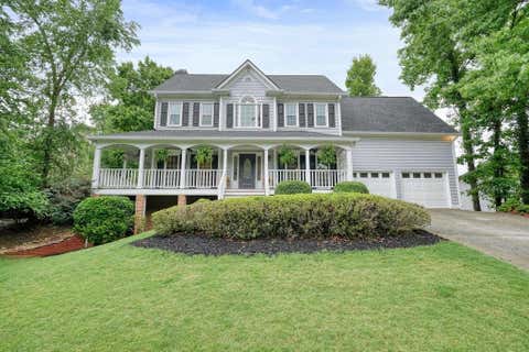 Homes For Sale - 1011 Fairway Valley Drive<br/> Woodstock, GA 30189