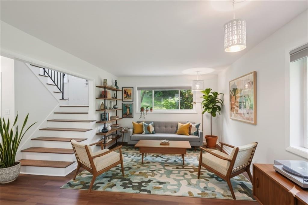 3282 Leslie Court NE