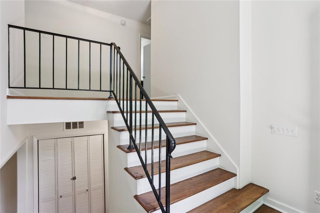 3282 Leslie Court Northeast Court NE