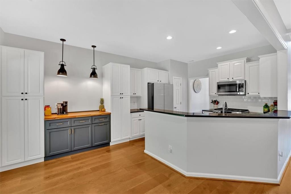 209 Wildwood Way, Canton, Georgia image 7