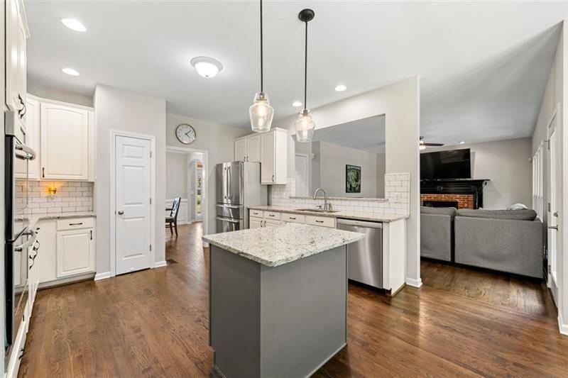 5652 Harbormist Drive, Powder Springs, Georgia image 4