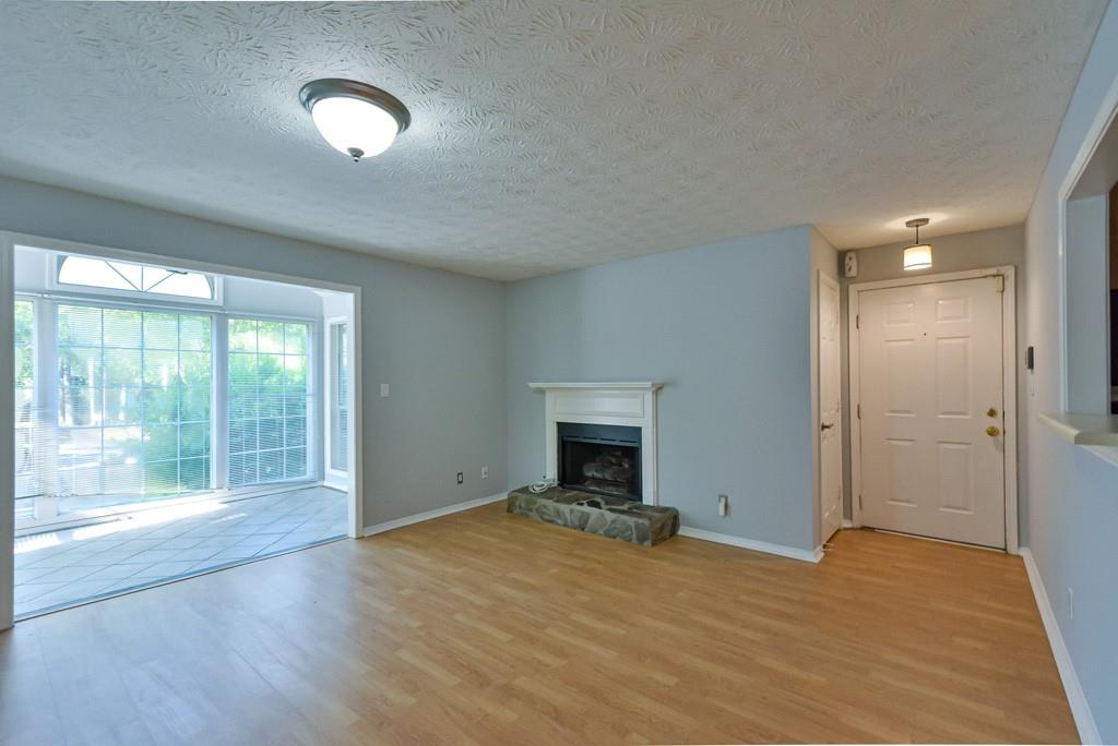 1904 Country Park Drive SE