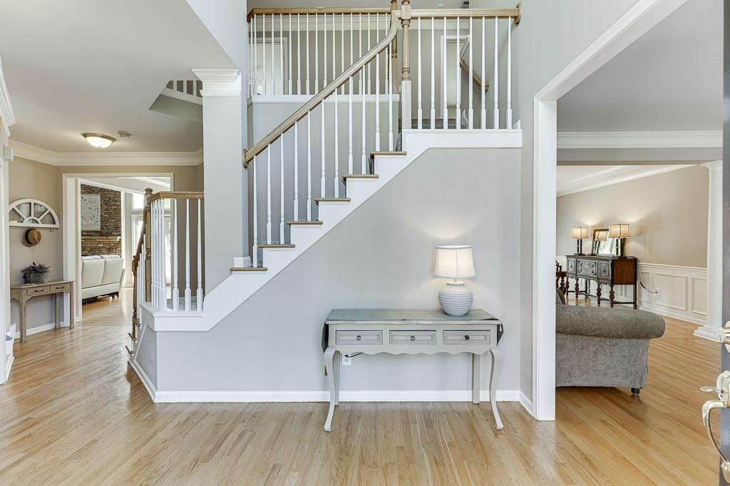 1315 Chattahoochee Run Drive, Suwanee, Georgia image 3