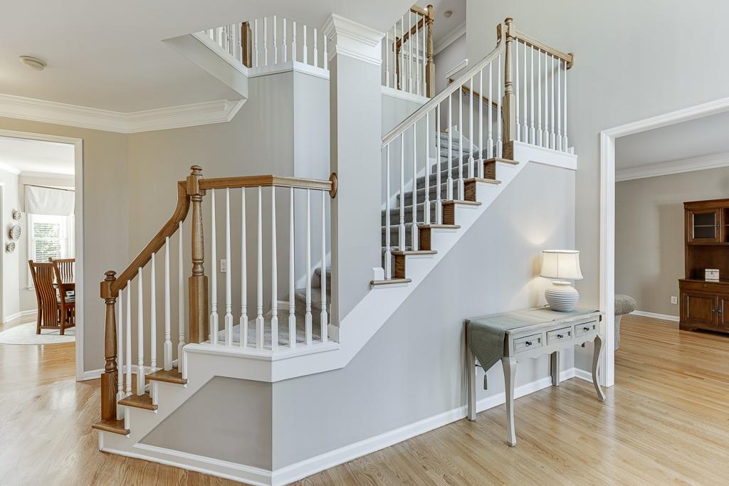 1315 Chattahoochee Run Drive, Suwanee, Georgia image 4