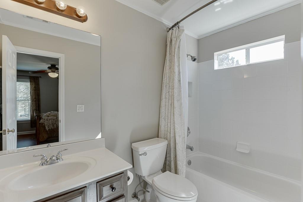 1315 Chattahoochee Run Drive, Suwanee, Georgia image 32