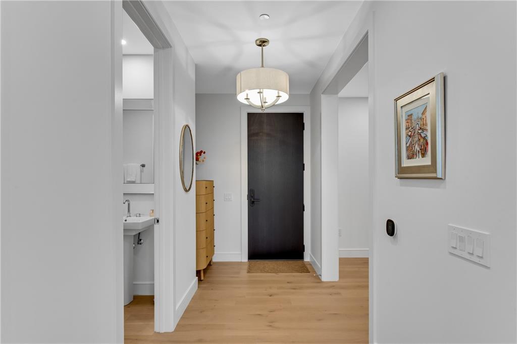 2425 Peachtree Road NE 902