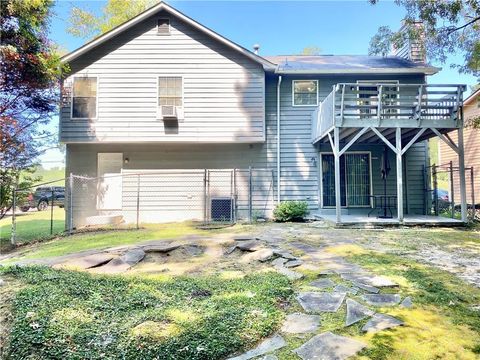 A home in Fairburn