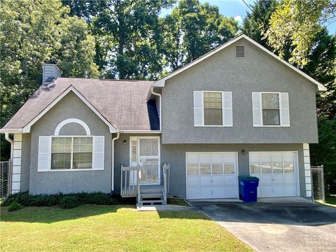 A home in Fairburn