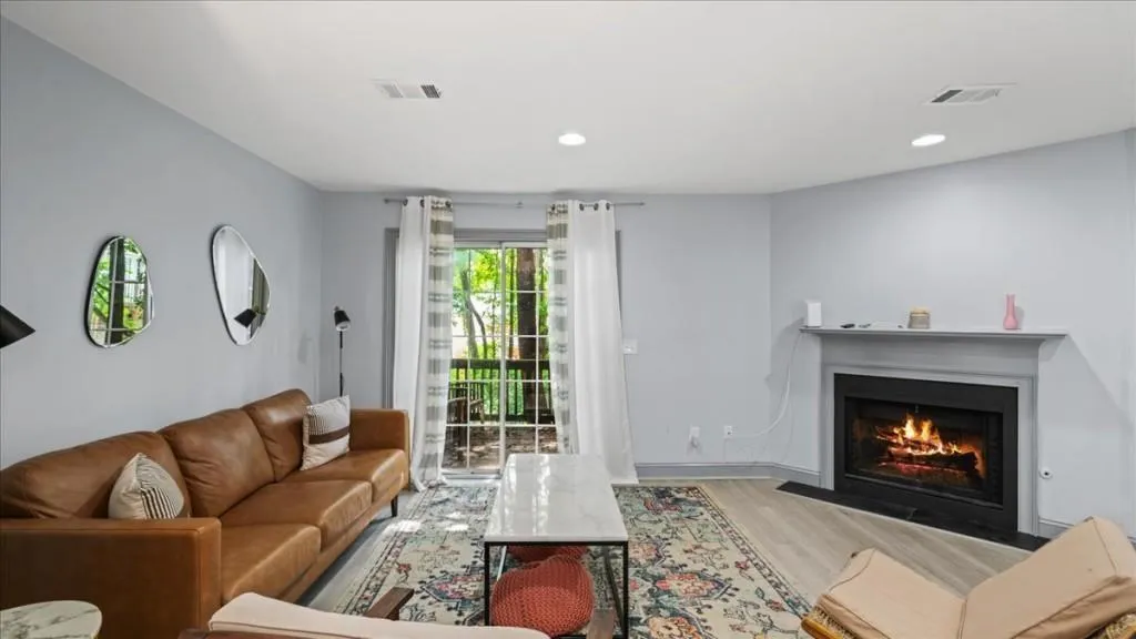 Doraville, Georgia 30340, United States, 2 Bedrooms Bedrooms, ,3 BathroomsBathrooms,Residential,Pending,118023