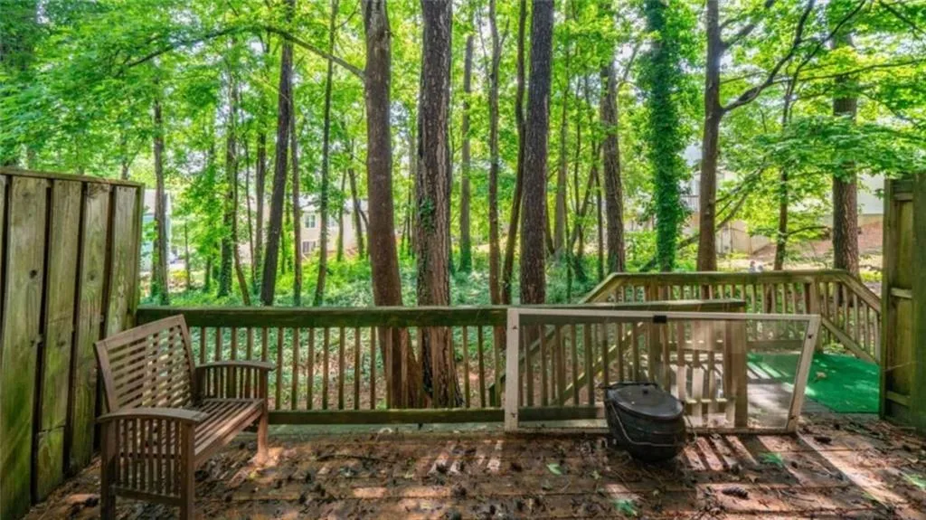 Doraville, Georgia 30340, United States, 2 Bedrooms Bedrooms, ,3 BathroomsBathrooms,Residential,Pending,118023