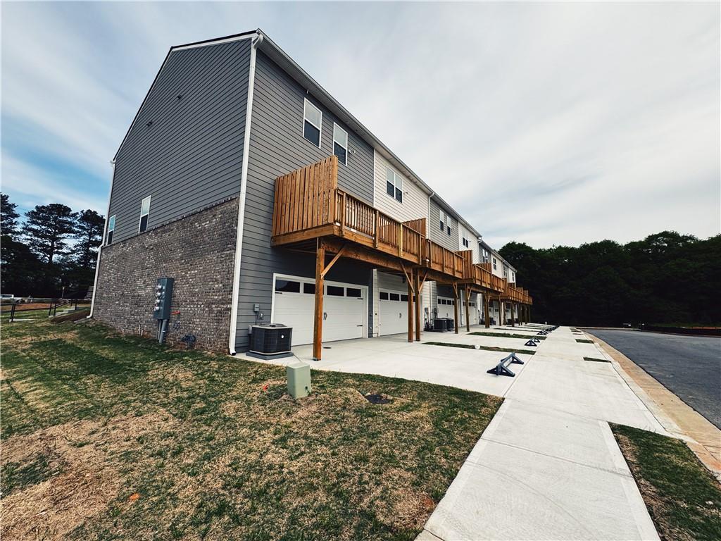 989 Cades Walk