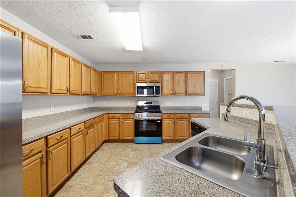 667 Leaflet Ives Trl