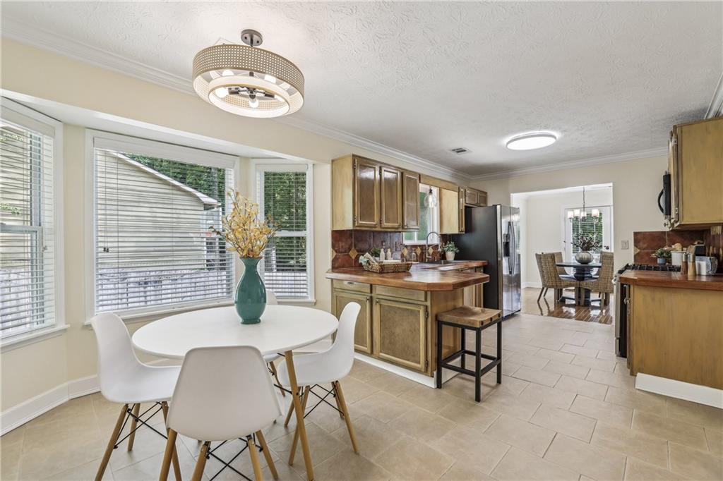 255 Broken Lance Place