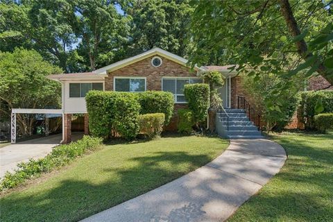 Homes For Sale - 3296 Betty Circle<br/> Dekalb County, Decatur, GA 30032
