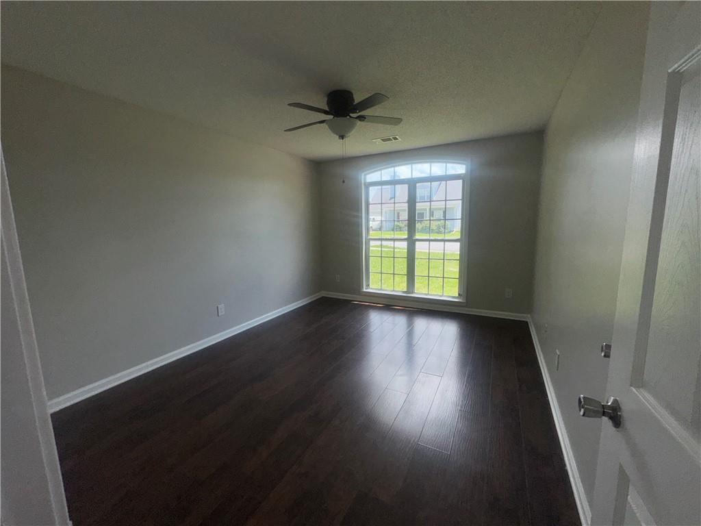 4016 Meadow Glen Way, Fairburn, Georgia image 34