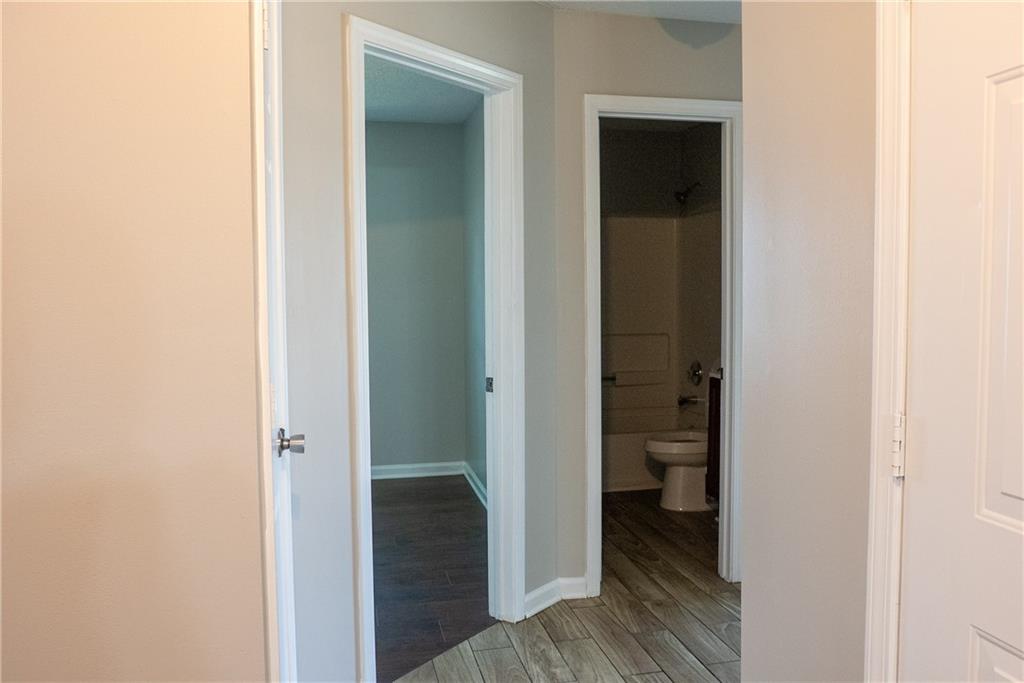 4016 Meadow Glen Way, Fairburn, Georgia image 14