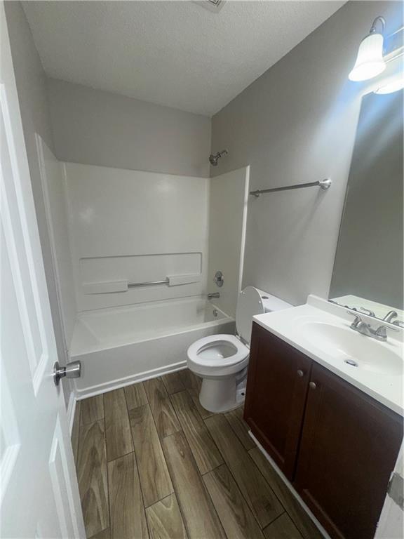 4016 Meadow Glen Way, Fairburn, Georgia image 26
