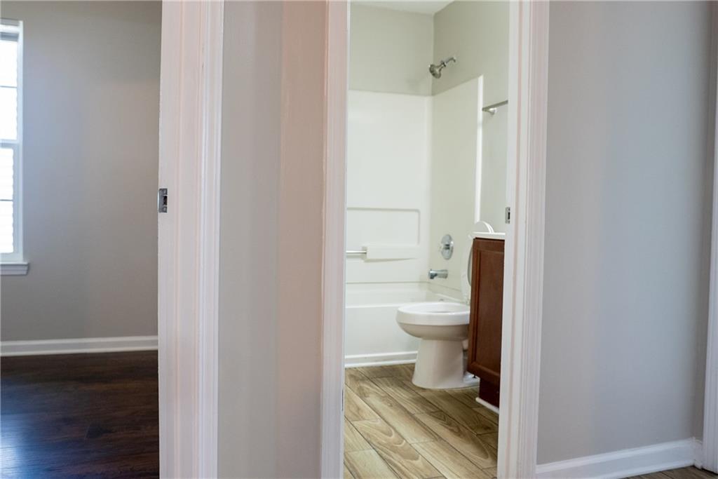 4016 Meadow Glen Way, Fairburn, Georgia image 22