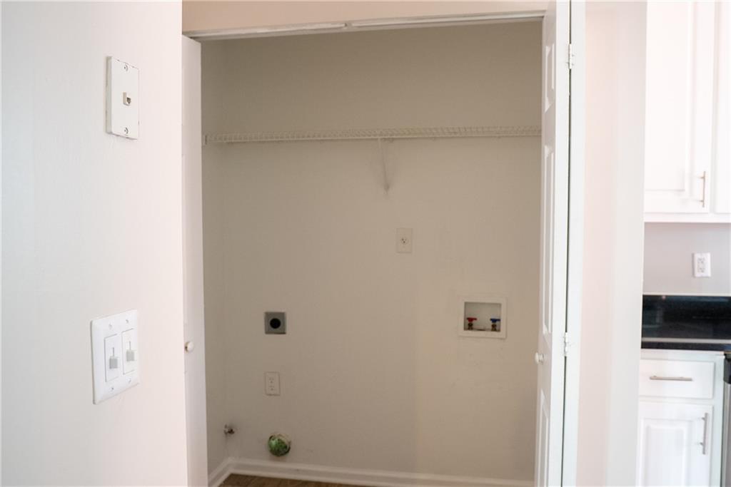 4016 Meadow Glen Way, Fairburn, Georgia image 23
