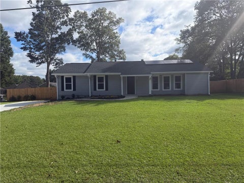 Homes For Sale - 3321 Mustang Drive<br/> Powder Springs, GA 30127