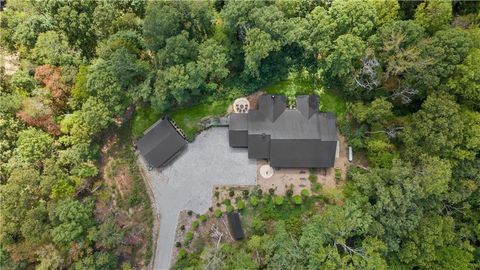 A home in Dawsonville