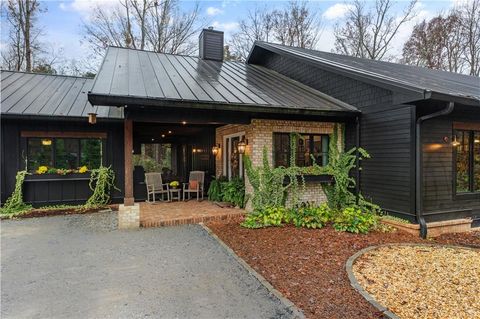 A home in Dawsonville