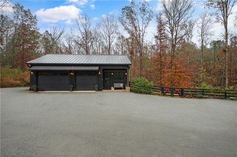 A home in Dawsonville