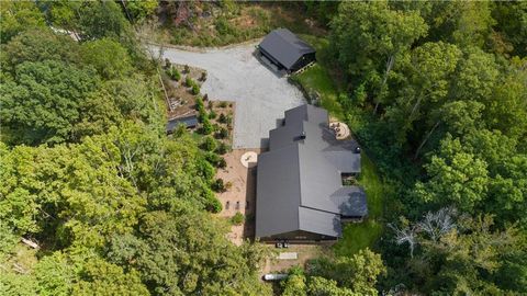 A home in Dawsonville