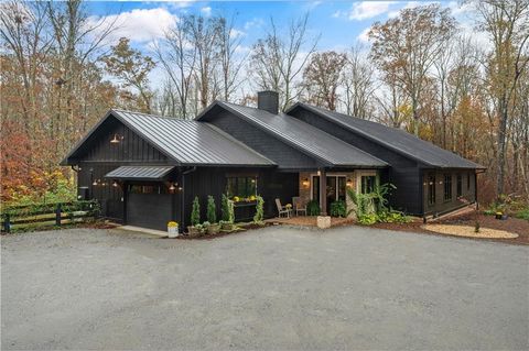 A home in Dawsonville