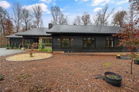 A home in Dawsonville