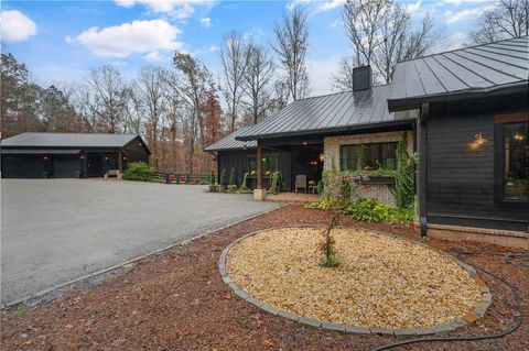 A home in Dawsonville