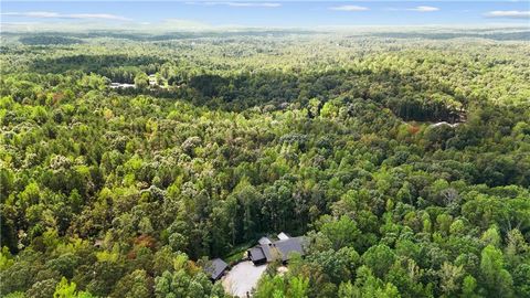 A home in Dawsonville