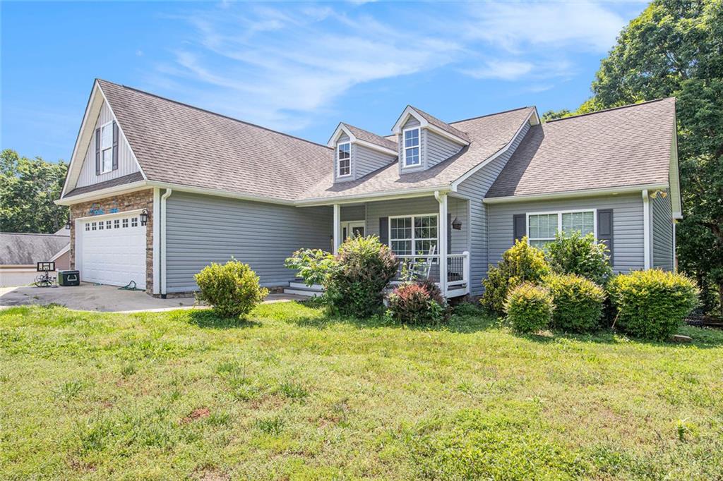 208 Stonington Drive, Mount Airy, Georgia image 1