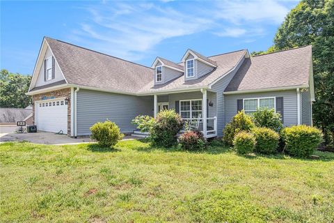 208 Stonington Drive Mount Airy GA 30563