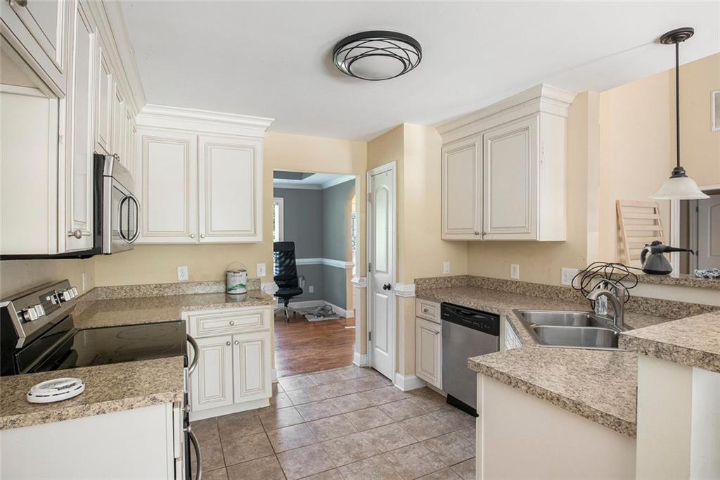 208 Stonington Drive, Mount Airy, Georgia image 9