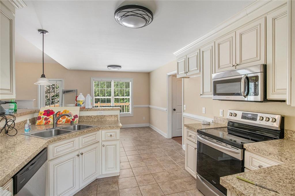 208 Stonington Drive, Mount Airy, Georgia image 10