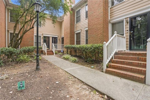 Townhouse For Sale - 7500 Roswell Road #56<br/> Sandy Springs, GA 30350