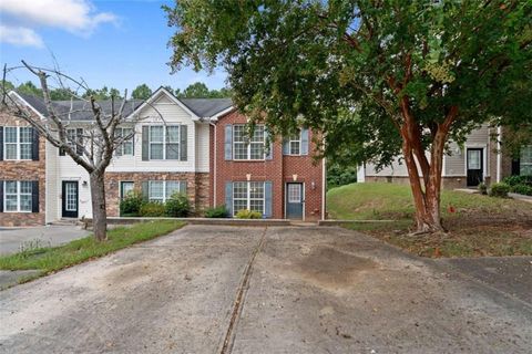 Townhouse For Sale - 8399 Carlington Lane<br/> Jonesboro, GA 30236