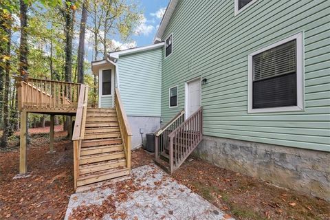 A home in Powder Springs