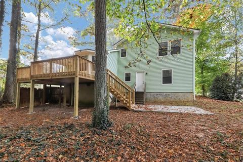 A home in Powder Springs