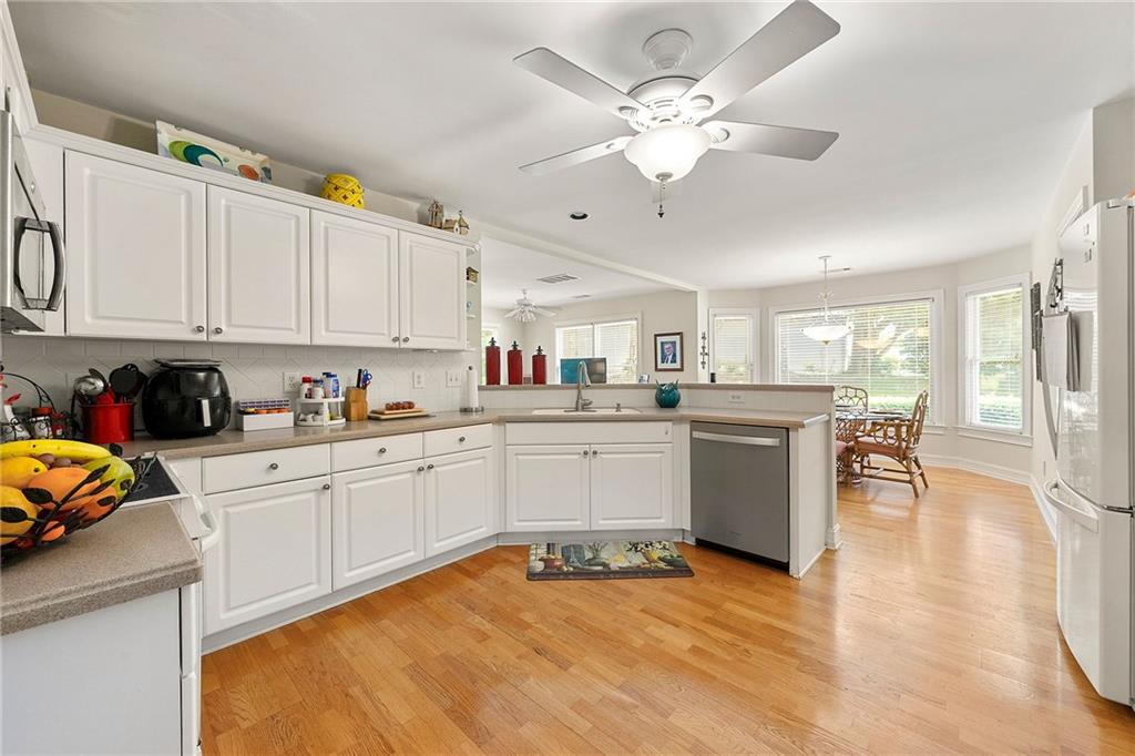 1106 Hedgewood Court