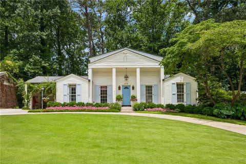 Homes For Sale - 372 Pine Forest Road<br/> Atlanta, GA 30342