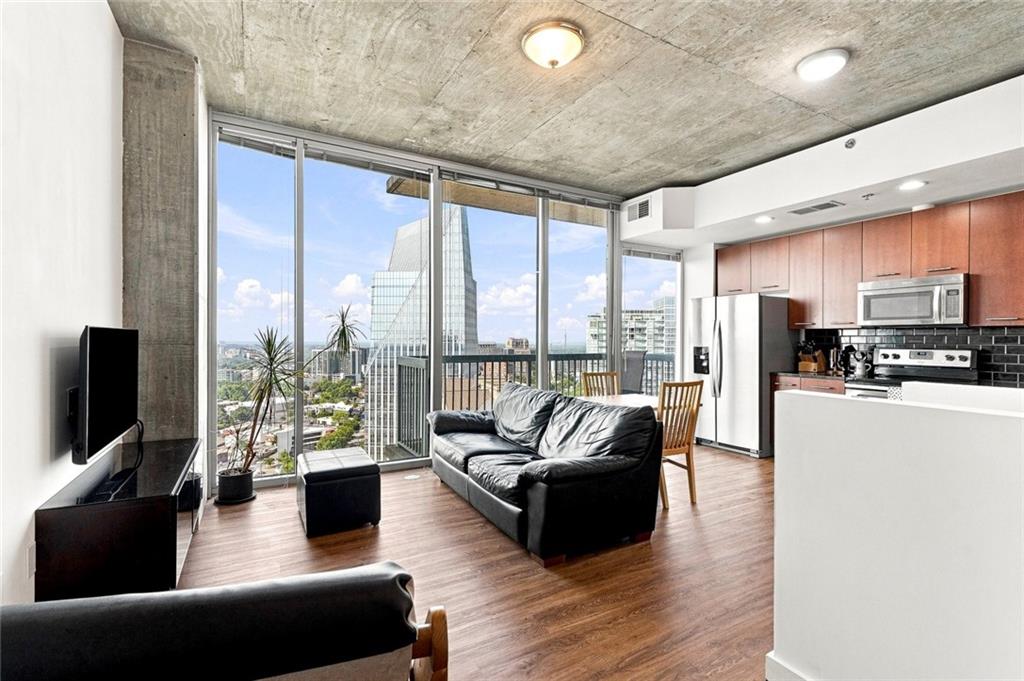 3324 Peachtree Road NE 2806
