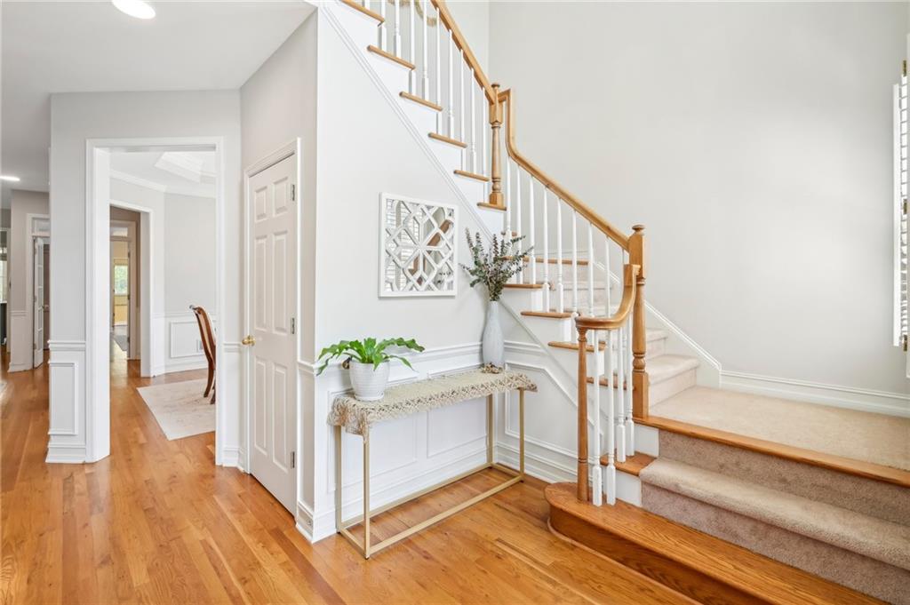 1228 Dunwoody Walk