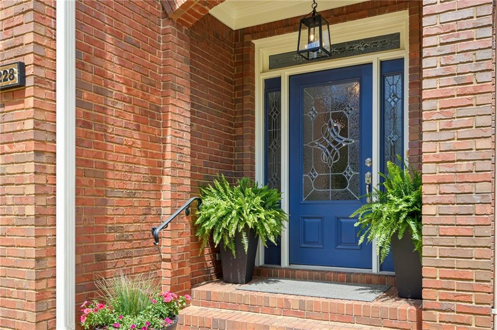 1228 Dunwoody Walk