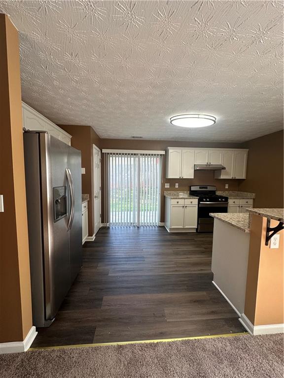 4194 WESLEY Lane