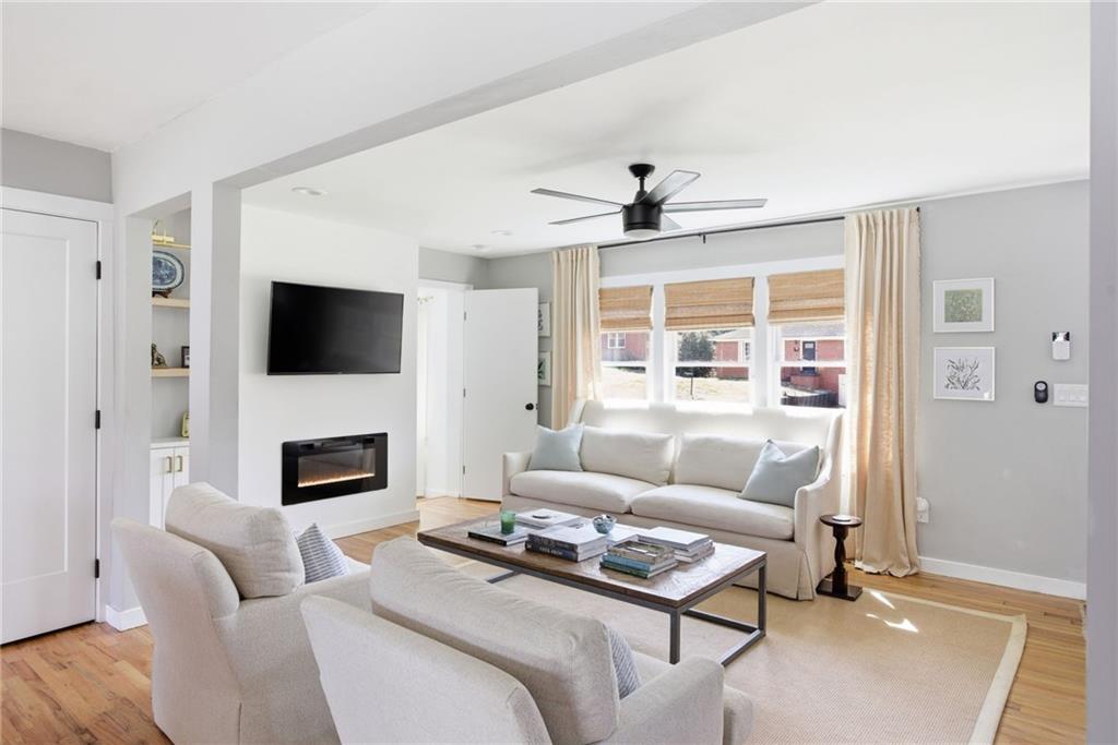 545 Woodale Drive SE